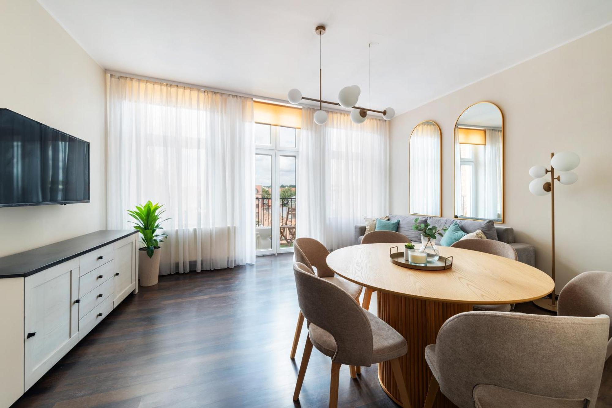 Stunning Apartment With Balcony 格但斯克 外观 照片